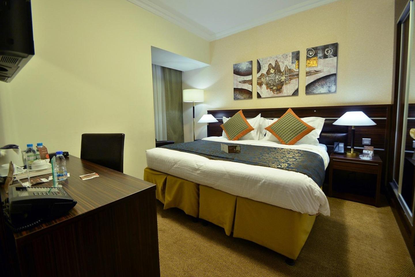 Golden Tulip Al Shakreen Medina Exterior photo