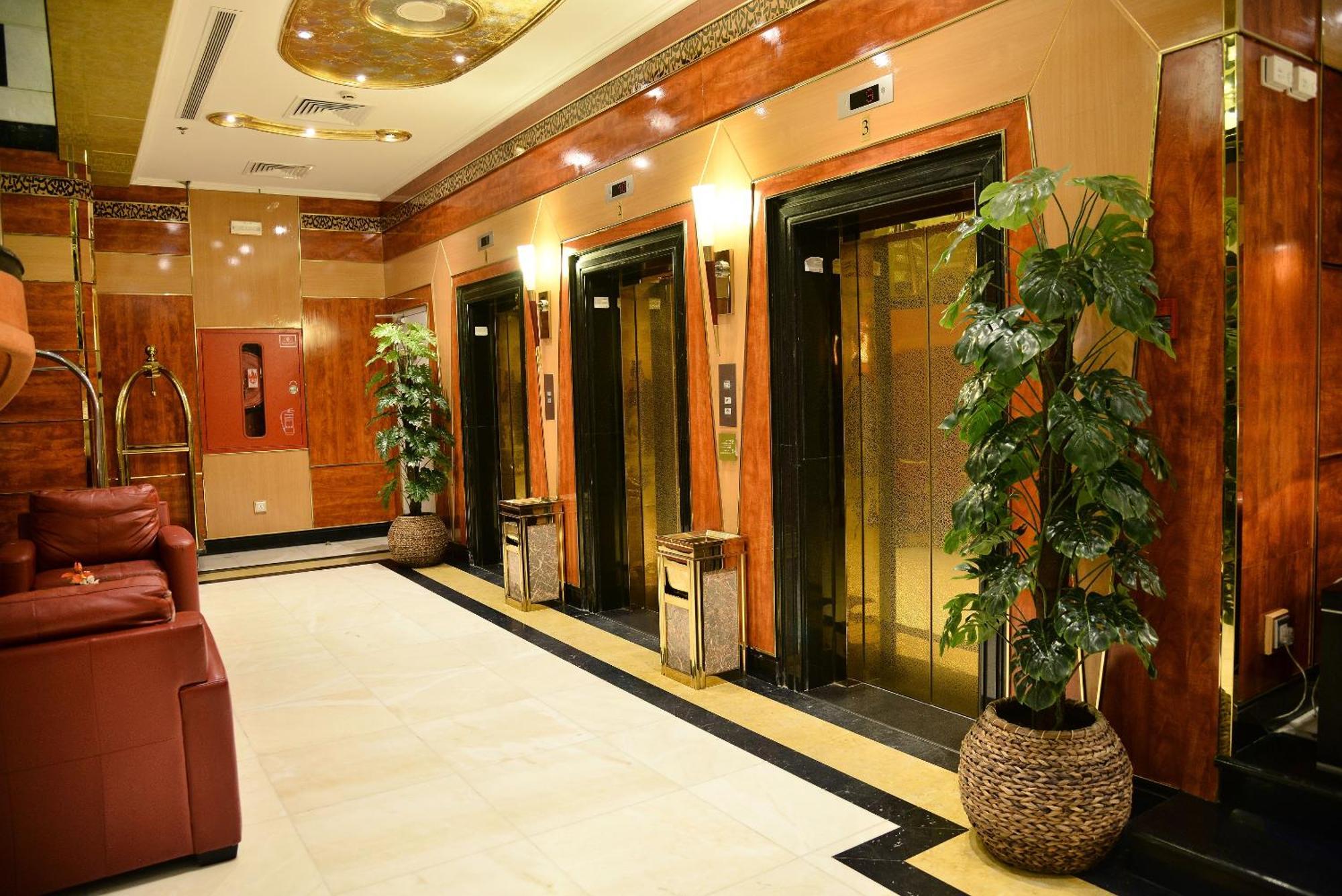 Golden Tulip Al Shakreen Medina Exterior photo