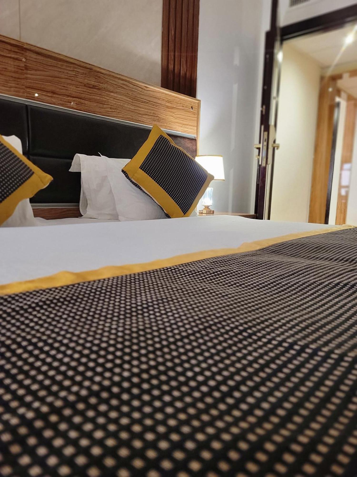 Golden Tulip Al Shakreen Medina Exterior photo