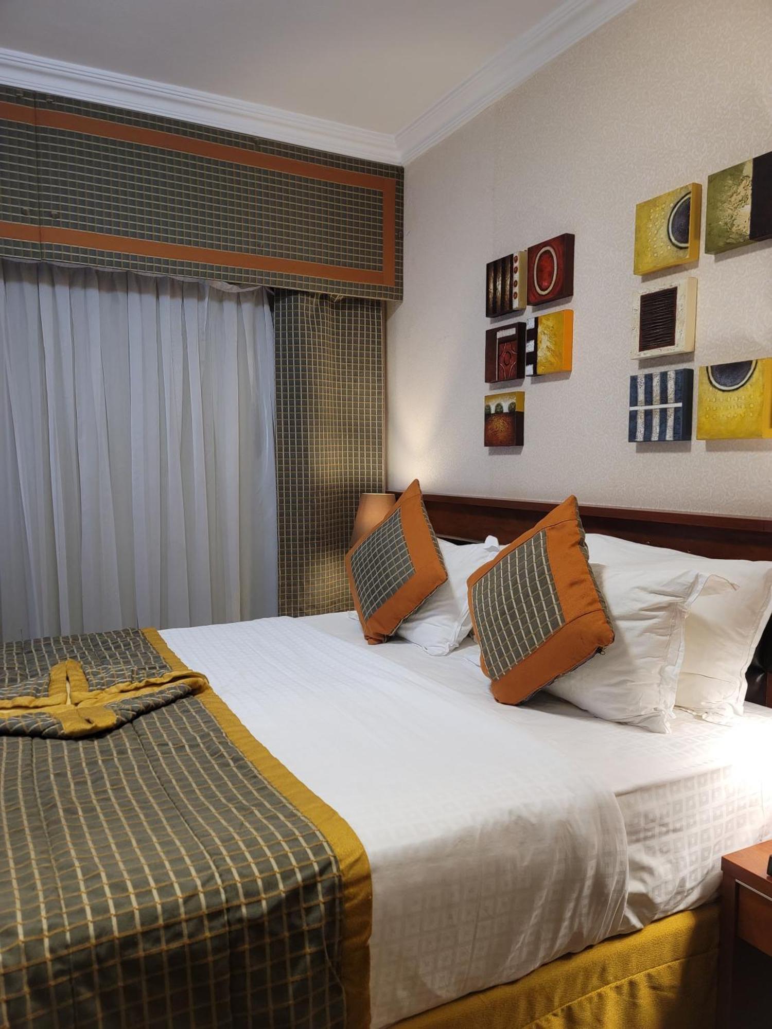 Golden Tulip Al Shakreen Medina Exterior photo