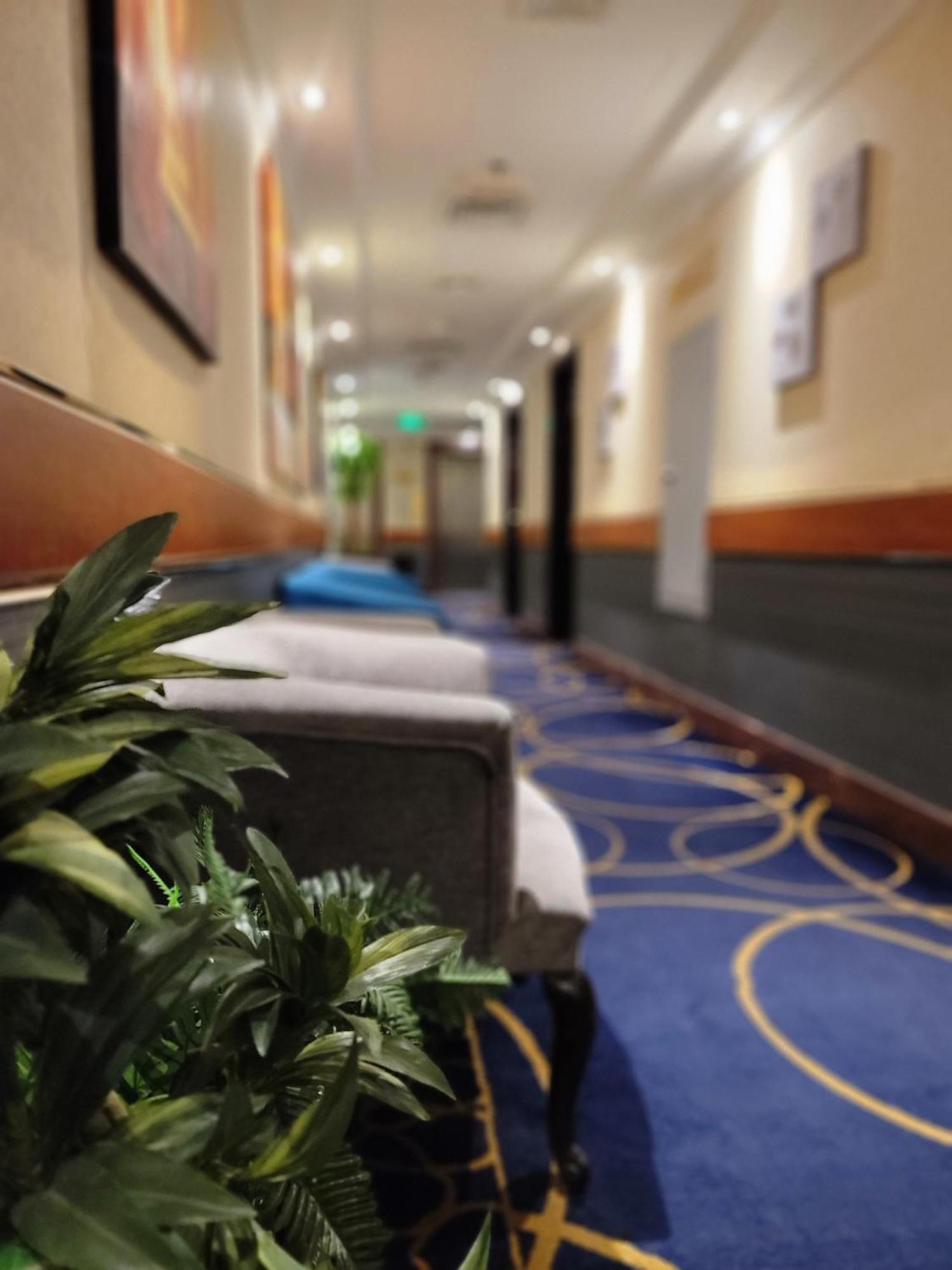 Golden Tulip Al Shakreen Medina Exterior photo