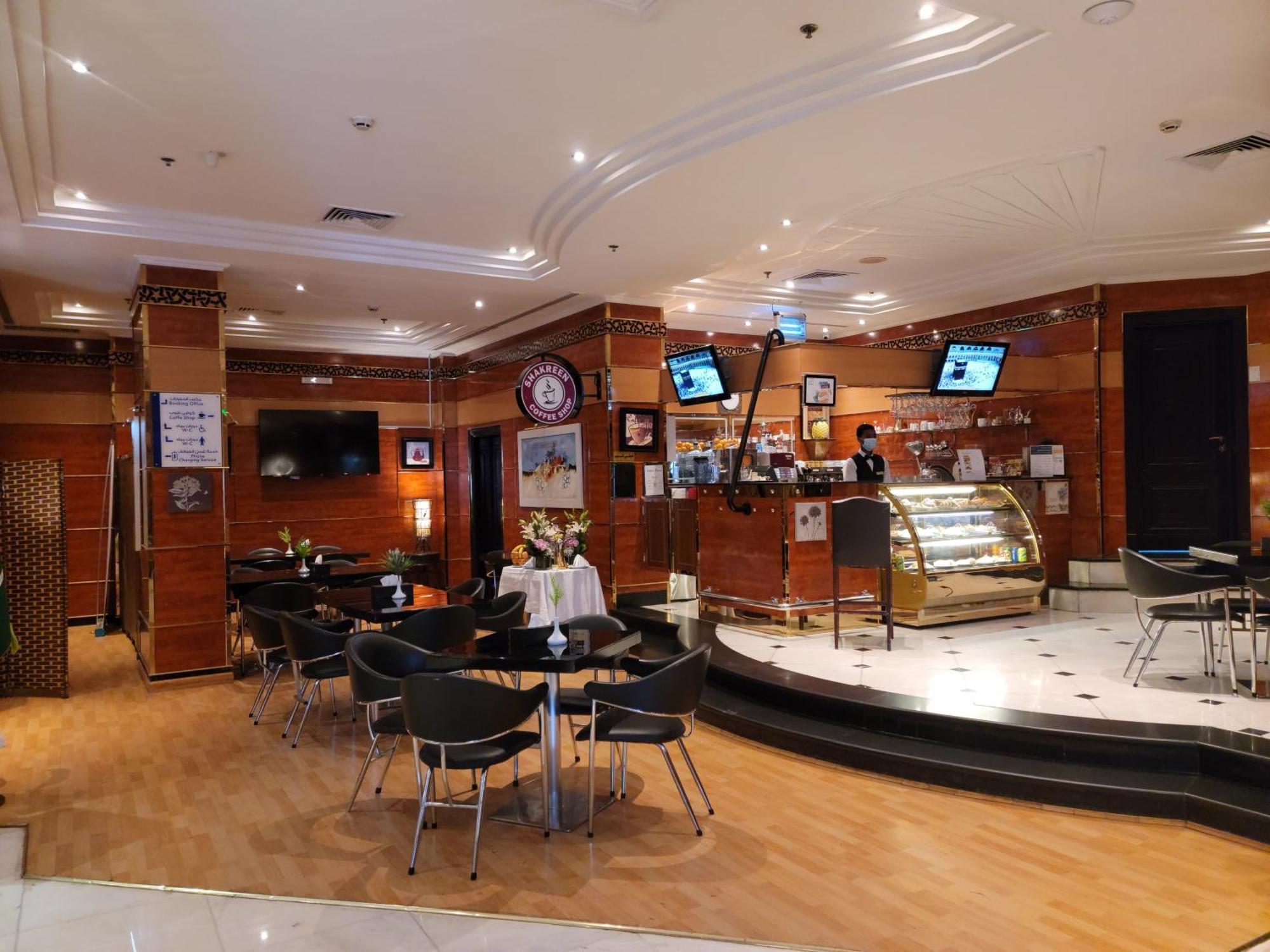 Golden Tulip Al Shakreen Medina Exterior photo